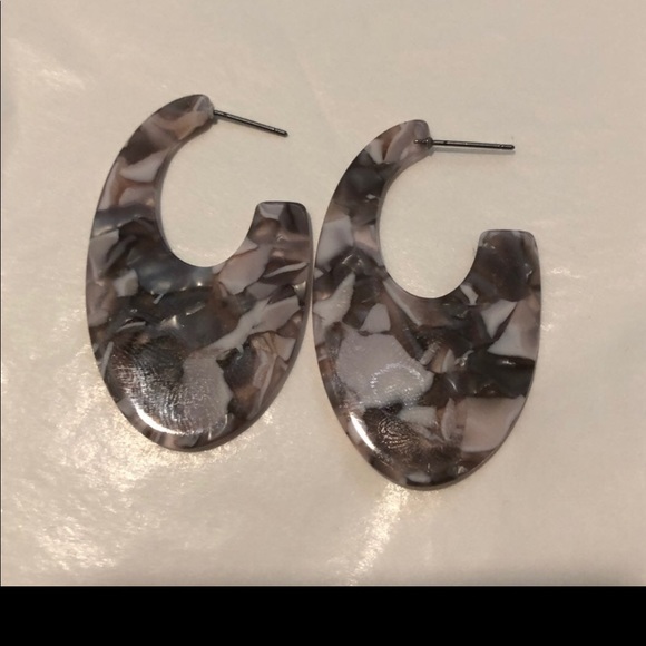 Acrylic statement earring bundle - Picture 4 of 4